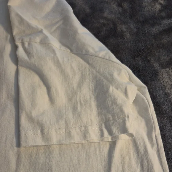 Men's White Graphic Tee with Green Design - Picture 5 of 6